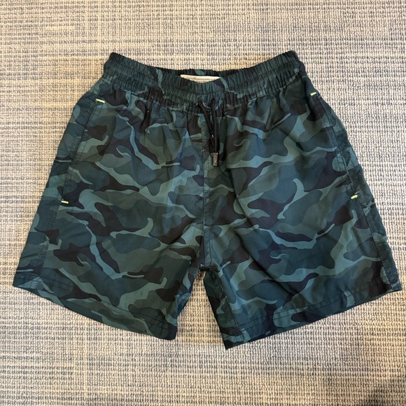 Boys 98 Coast Av. Swim. Size L. Excellent preowned condition. - Picture 1 of 3